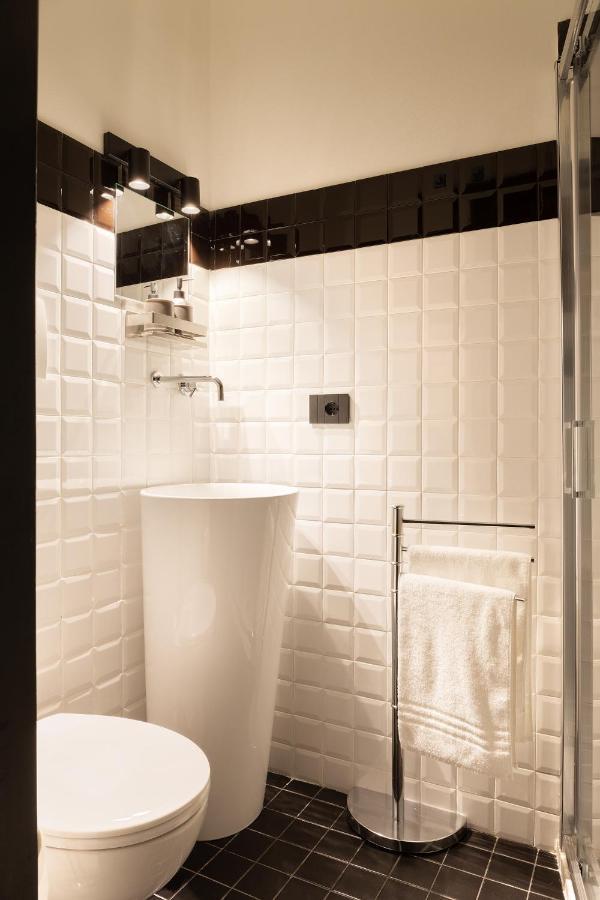 Hl Luxury Duomo Apartment - Via Torino, Montenapoleone Milánó Kültér fotó